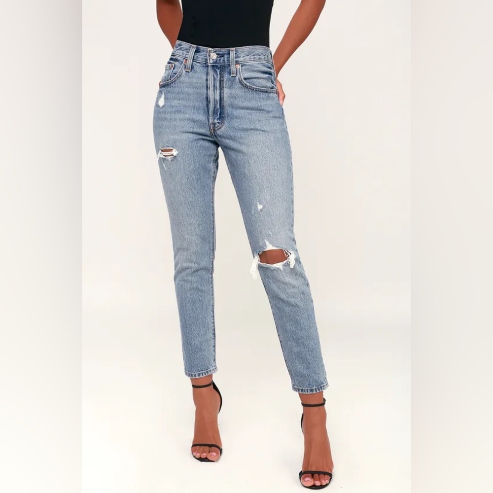 Levi 501 Skinny Distressed Light Wash Jeans